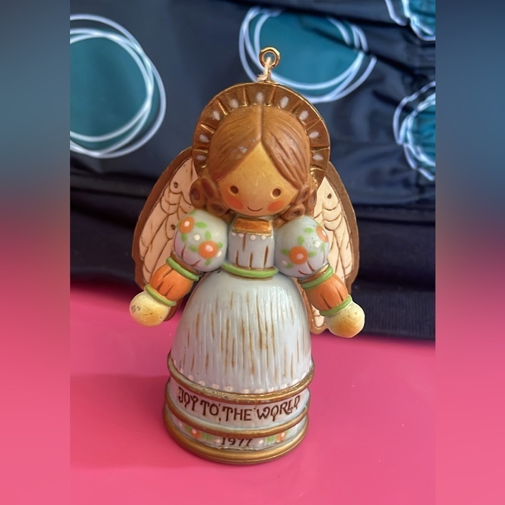 Hallmark YesterYears 1977 Angel Joy To The World Tree Trimmer Christmas Ornament